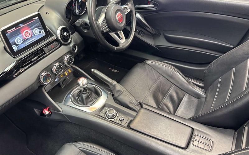 Used Fiat 124 Spider S 140 HP (102 kW) 2018 White Cabriolet