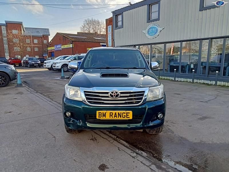 Used Toyota HiLux 2014 Green Pickup