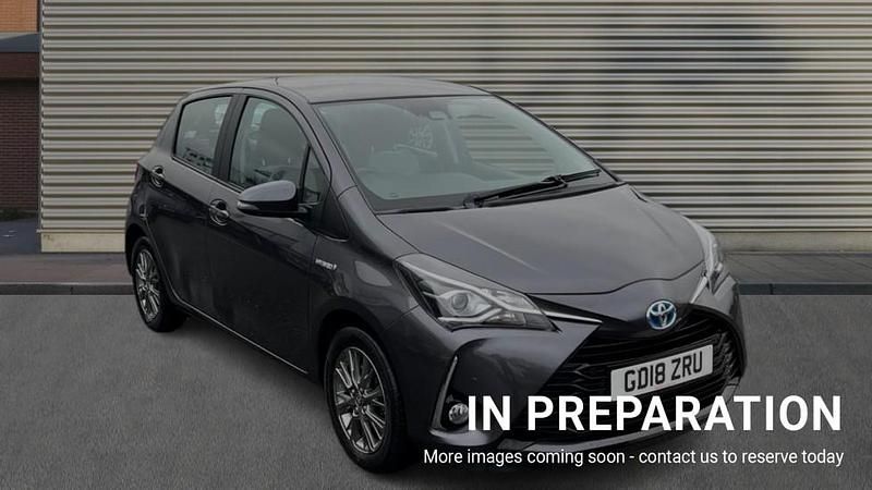 Grey Used 2018 Toyota Yaris Hybrid Hatchback | £13,220 (Good price) - Image 1/4