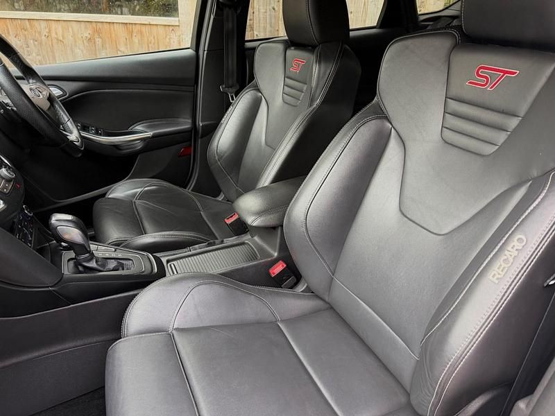Usado Ford Focus ST 185 HP (136 kW) 2018 Branco Citadino