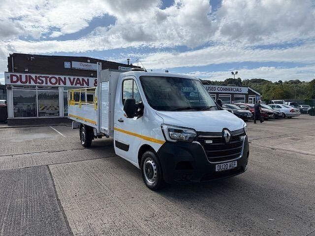 White Used 2020 Renault Master Business Cabriolet | £14,995 (Good price) - Image 1/4