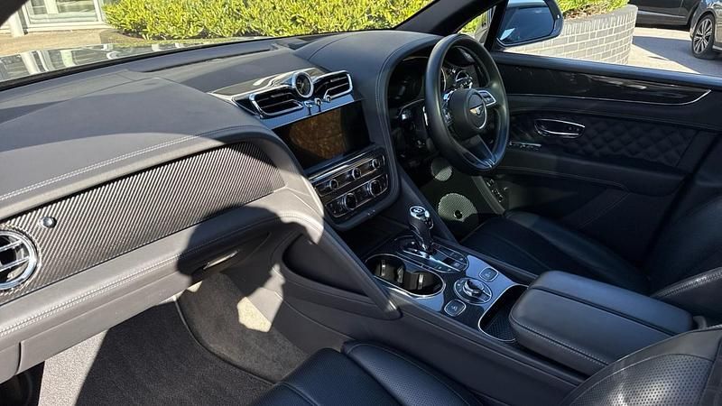 Used Bentley Bentayga 449 HP (330 kW) 2022 Grey SUV