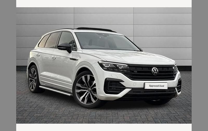 White Used 2022 VW Touareg Black Edition SUV | £43,295 (Fair price) - Image 1/3