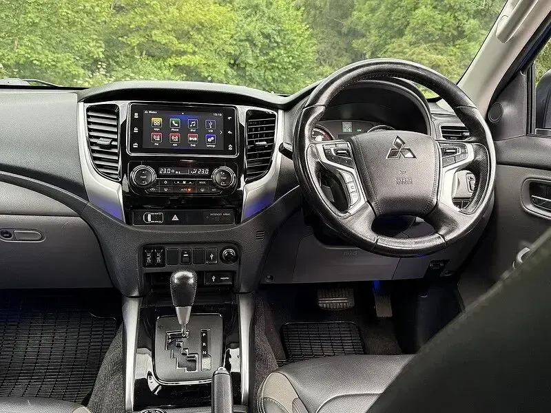 Used Mitsubishi L200 181 HP (133 kW) 2018 Blue Pickup