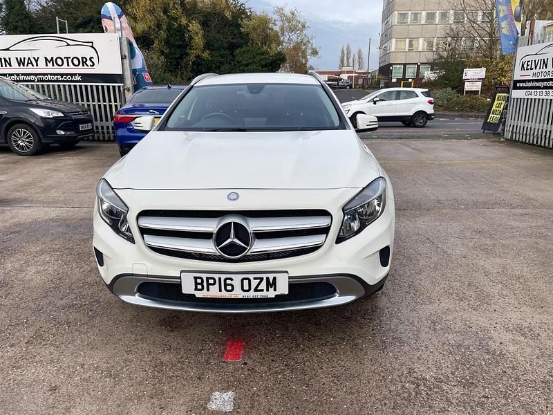 Used Mercedes GLA200 136 HP (100 kW) 2016 White SUV