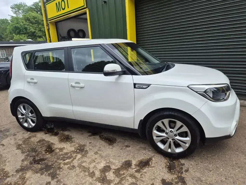 Used Kia Soul Plus 2016 White SUV