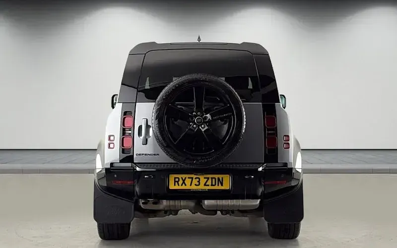Usado Land Rover Defender HSE Dynamic 249 HP (183 kW) 2025 SUV