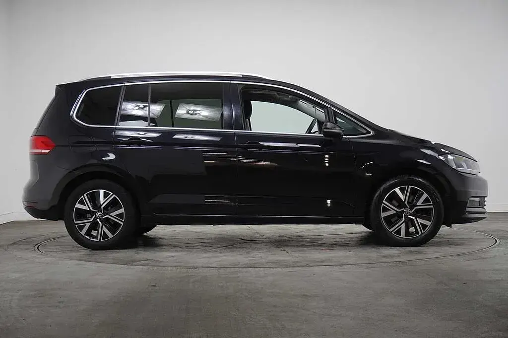 Used VW Touran 150 HP (110 kW) 2022 MPV