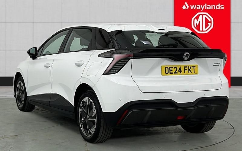 Used MG MG4 EV SE 319 kW (435 HP) 2023 White Hatchback