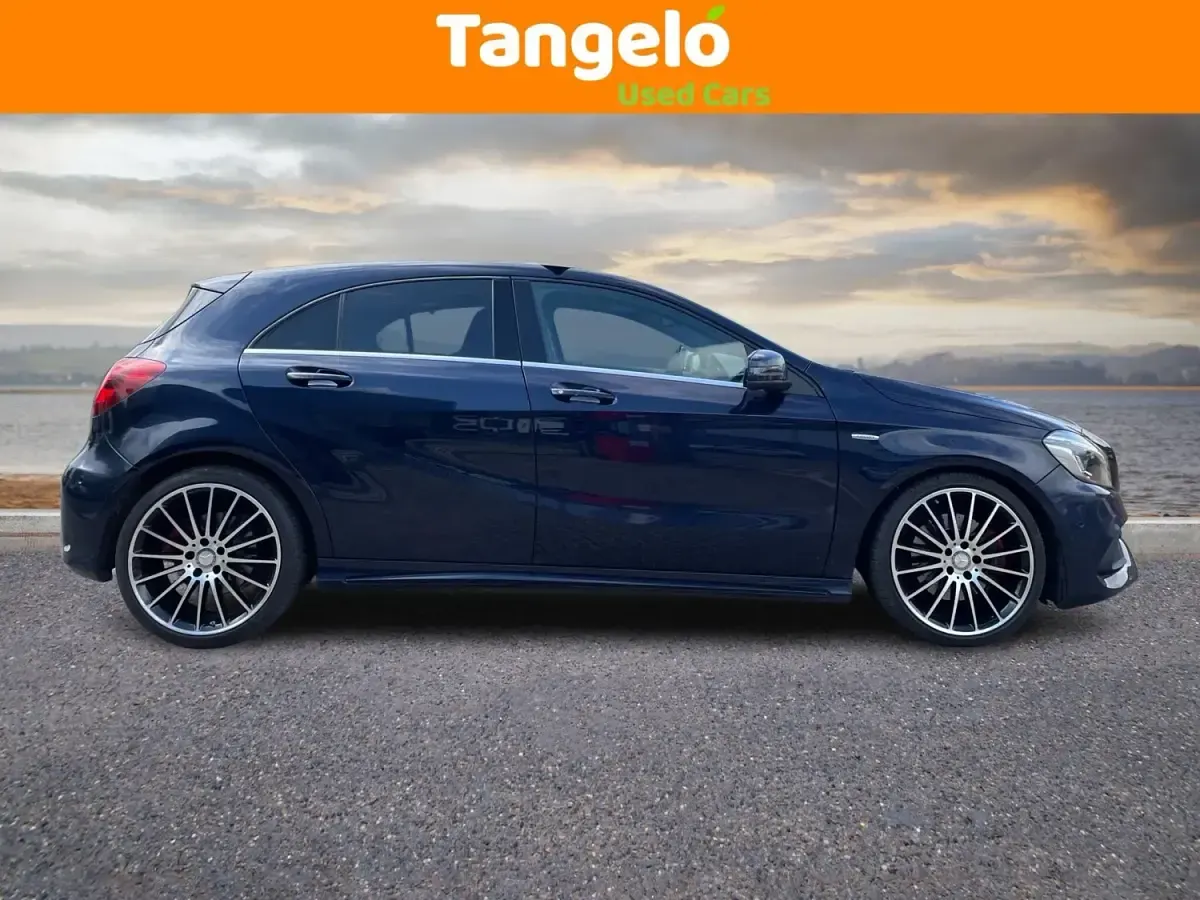 Usado Mercedes A250 Premium 218 HP (160 kW) 2016 Azul Citadino
