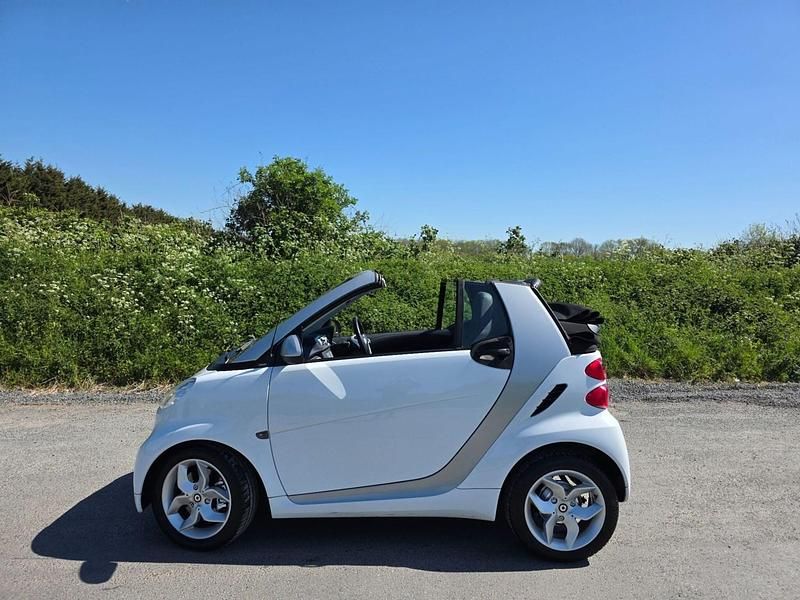 Used Smart ForTwo Cabrio Passion 2012 White Cabriolet