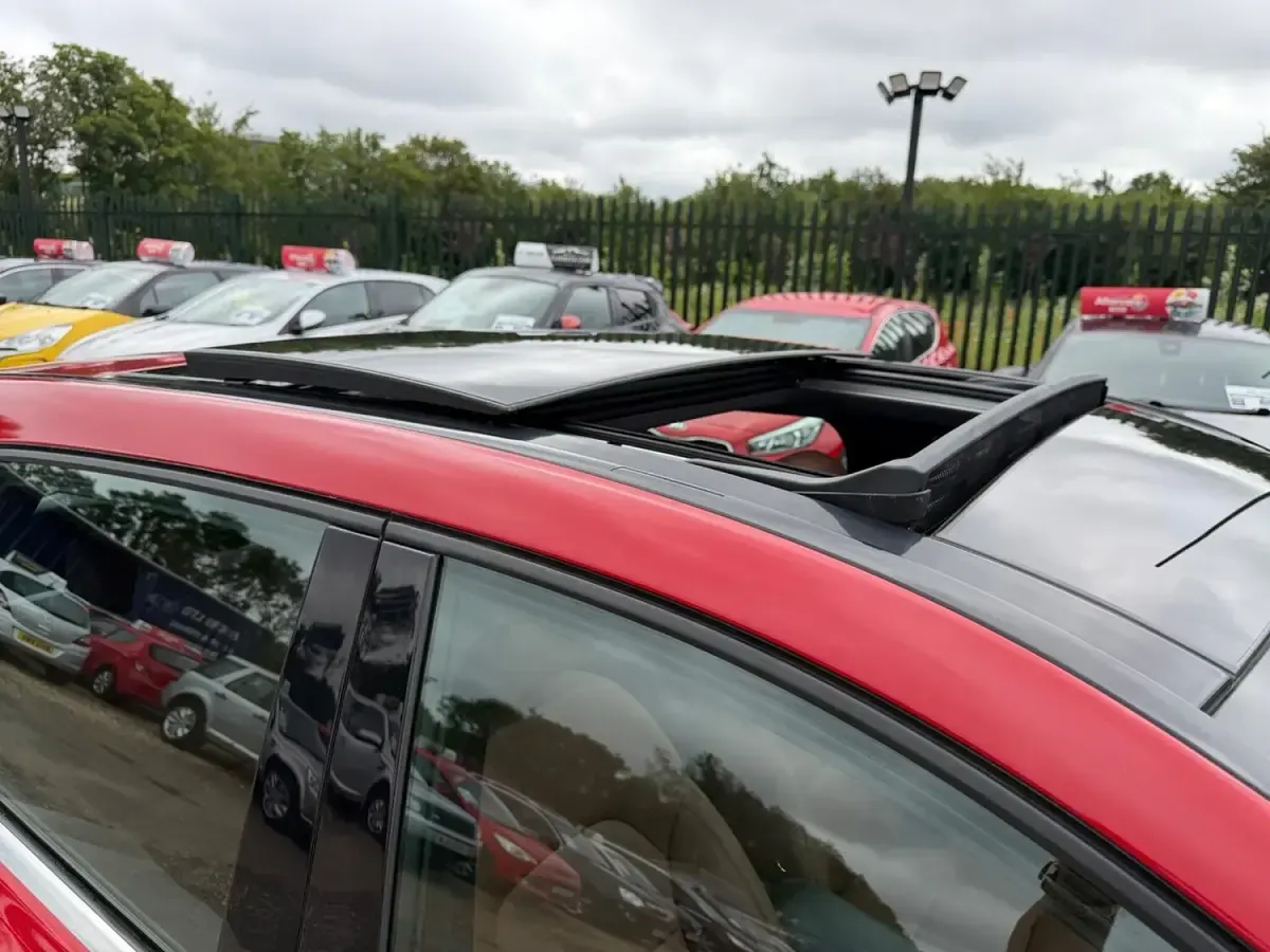 Used Mercedes B180 Exclusive 2018 Red Hatchback