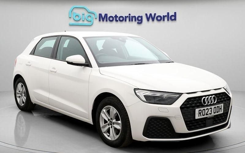 Used Audi A1 Sportback 95 HP (69 kW) 2023 White Hatchback