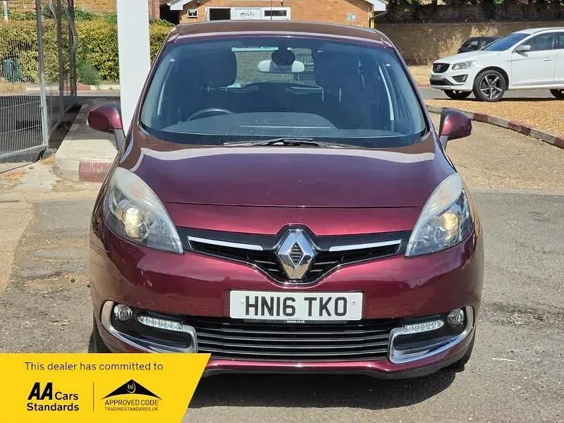 Used Renault Scénic III Dynamique 110 HP (80 kW) 2016 Red MPV