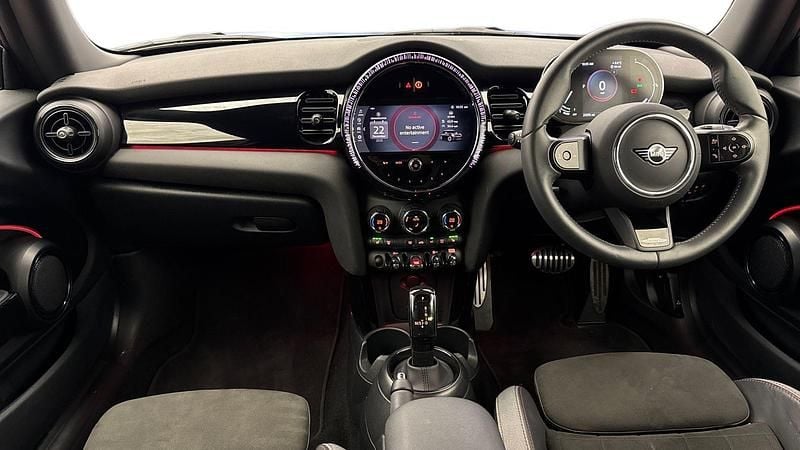 Used Mini Cooper Hatch 134 HP (98 kW) 2023 Black Hatchback