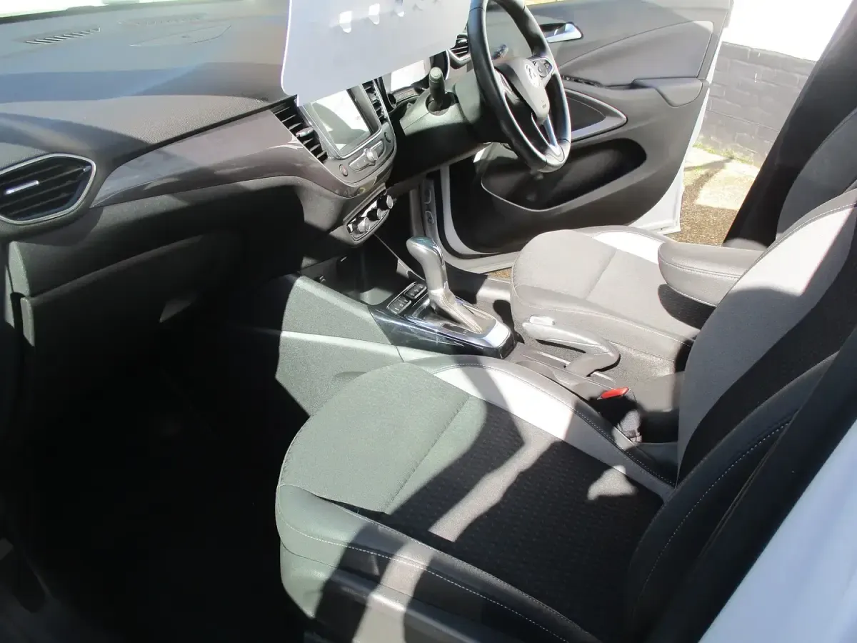 Gebraucht Vauxhall Crossland X Elite 120 PS (88 kW) 2020 Weiß SUV