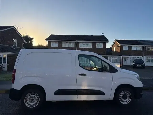 Used Vauxhall Combo 100 HP (73 kW) 2022 White Van