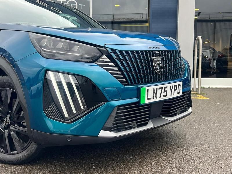 Used Peugeot e-2008 Premium 113 kW (154 HP) 2025 Blue SUV