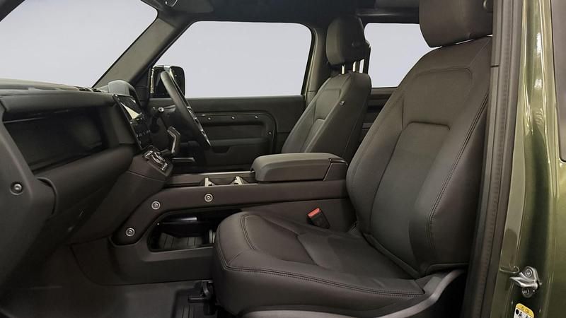 Used Land Rover Defender SE Dynamic 2025 Woolstone green Estate