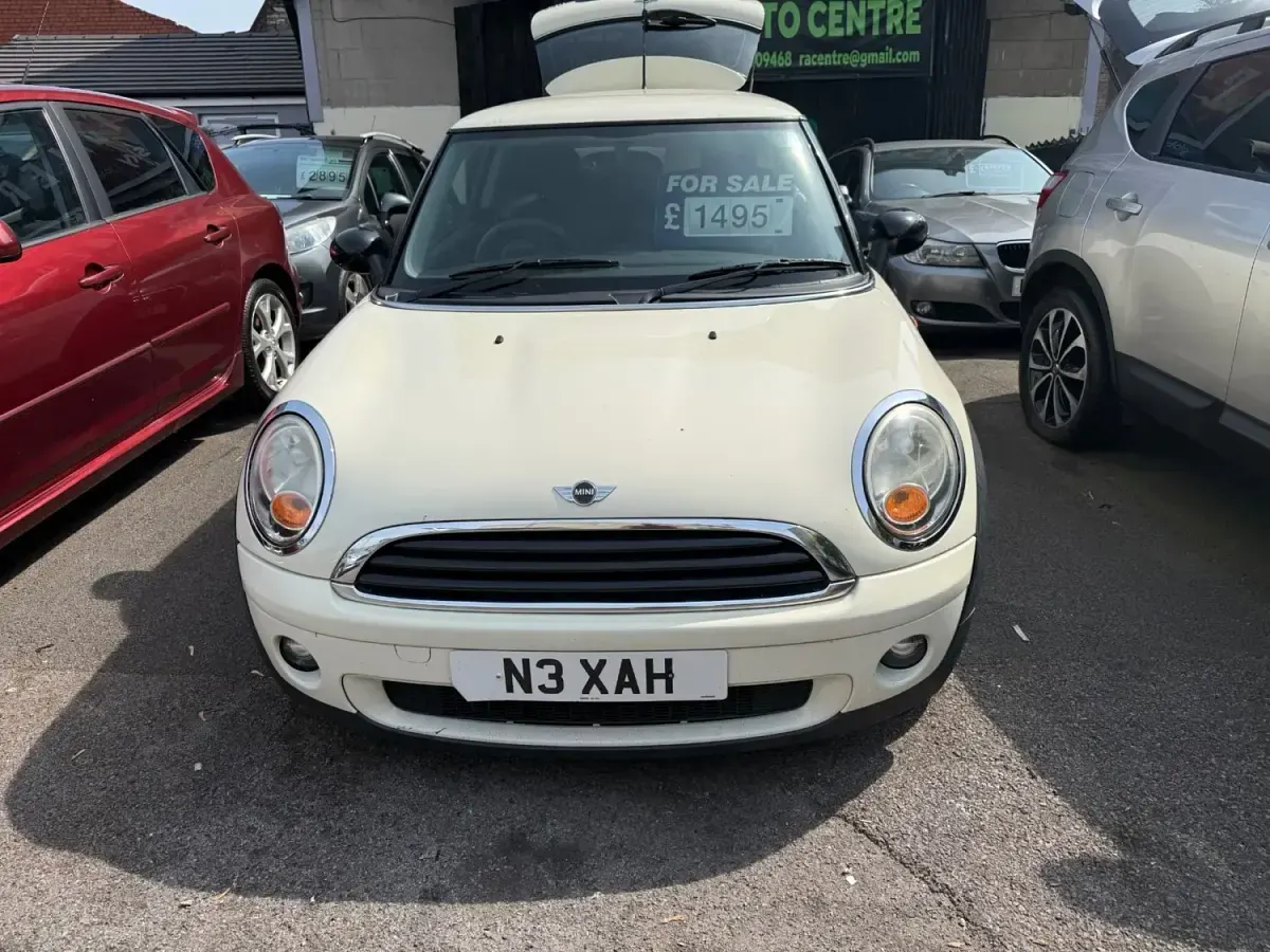 Begagnad Mini ONE Hatch 2008 Vit Halvkombi