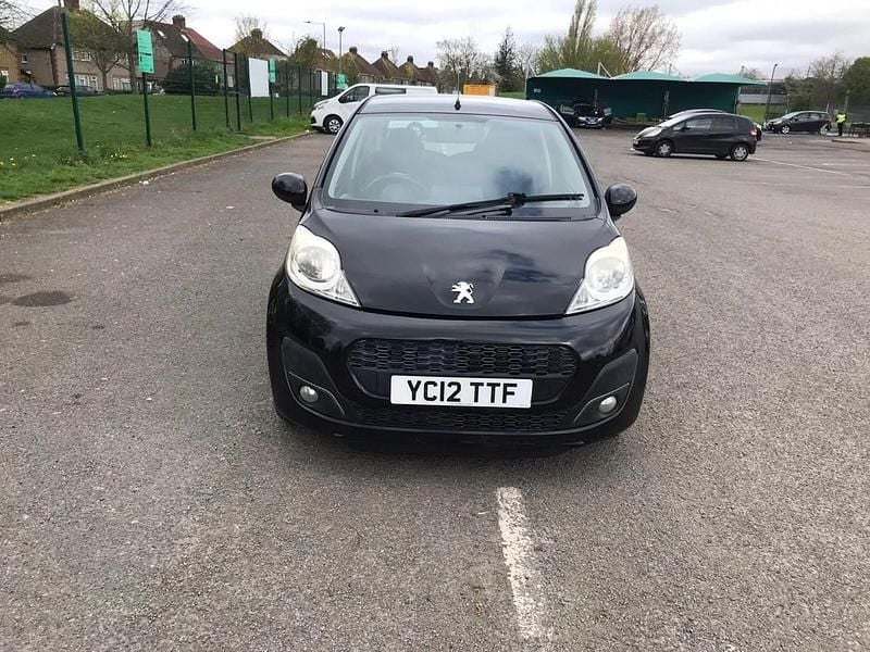 Used Peugeot 107 Active 68 HP (50 kW) 2012 Black Hatchback