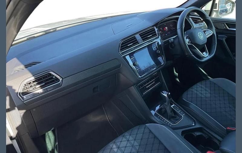 Used VW Tiguan R-line 150 HP (110 kW) 2022 White SUV