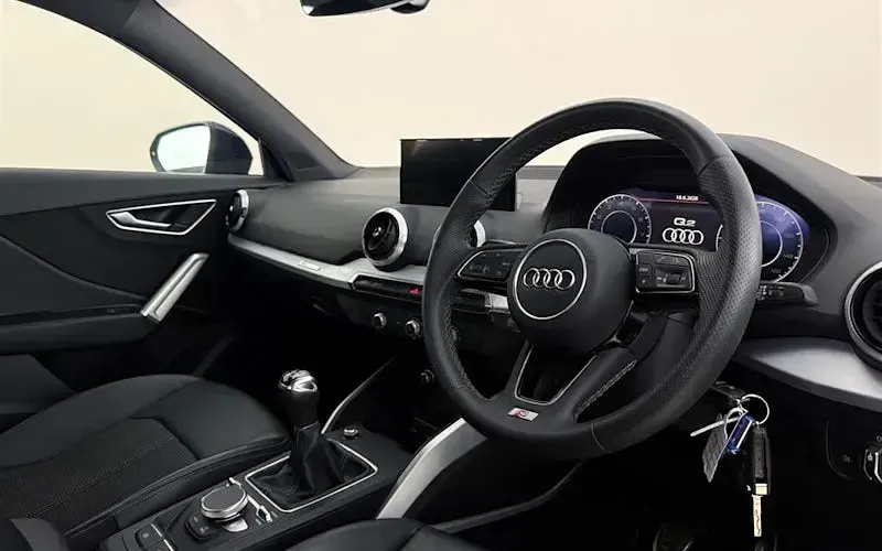 Used Audi Q2 S-Line 110 HP (80 kW) 2024 SUV