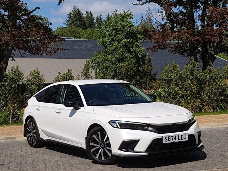 White Used 2025 Honda Civic Elegance Hatchback | £29,998 (Super price) - Image 1/4