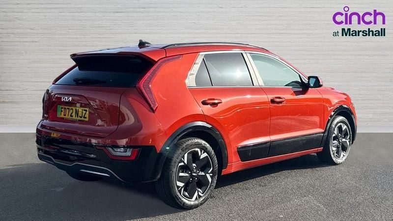 Used Kia e-Niro 147 kW (201 HP) 2022 Orange SUV