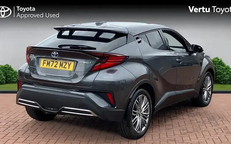 Używany Toyota C-HR 184 KM (135 kW) 2023 Szary SUV