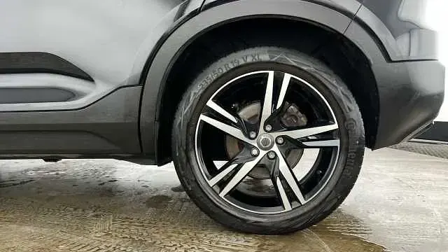 Used Volvo XC40 R-Design 208 HP (152 kW) 2021 SUV