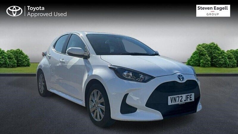 White Used 2022 Toyota Yaris Hybrid Hatchback | £15,509 (Good price) - Image 1/4