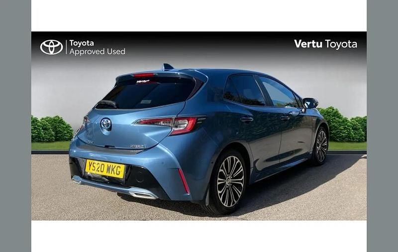 Used Toyota Corolla Design 184 HP (135 kW) 2020 Blue Hatchback