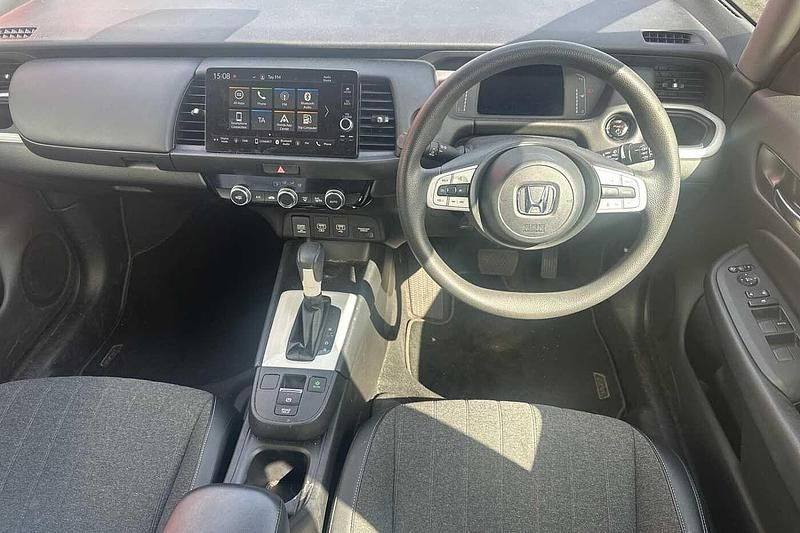 Used Honda Jazz Hybrid 109 HP (80 kW) 2022 White Hatchback