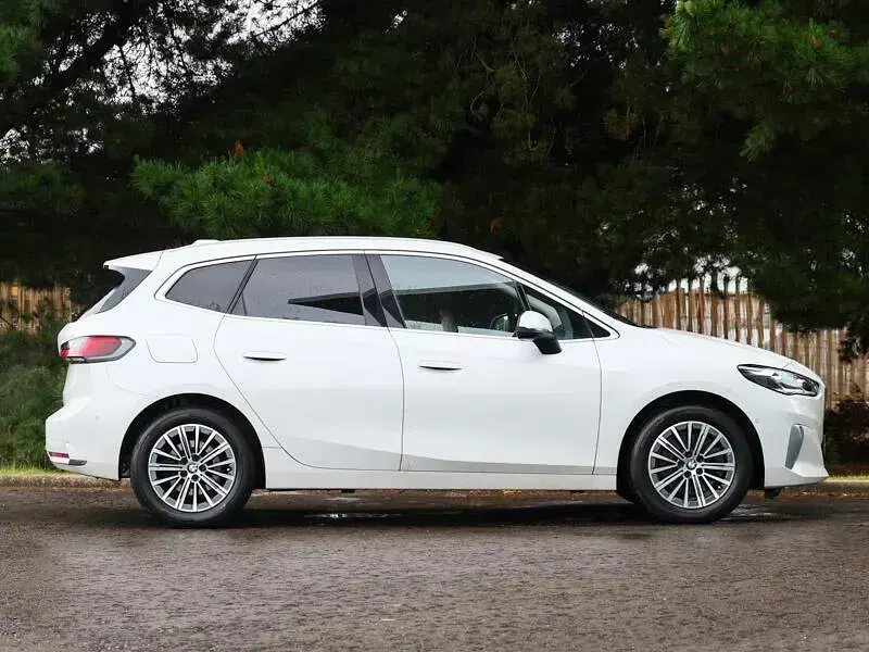 Used BMW 223 Active Tourer Luxury Line 215 HP (158 kW) 2022 White MPV