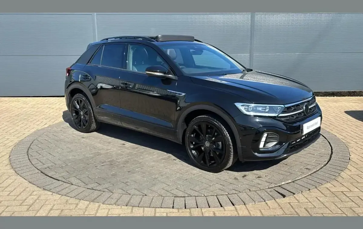 Usado VW T-Roc Black Edition 150 HP (110 kW) 2025 Preto SUV