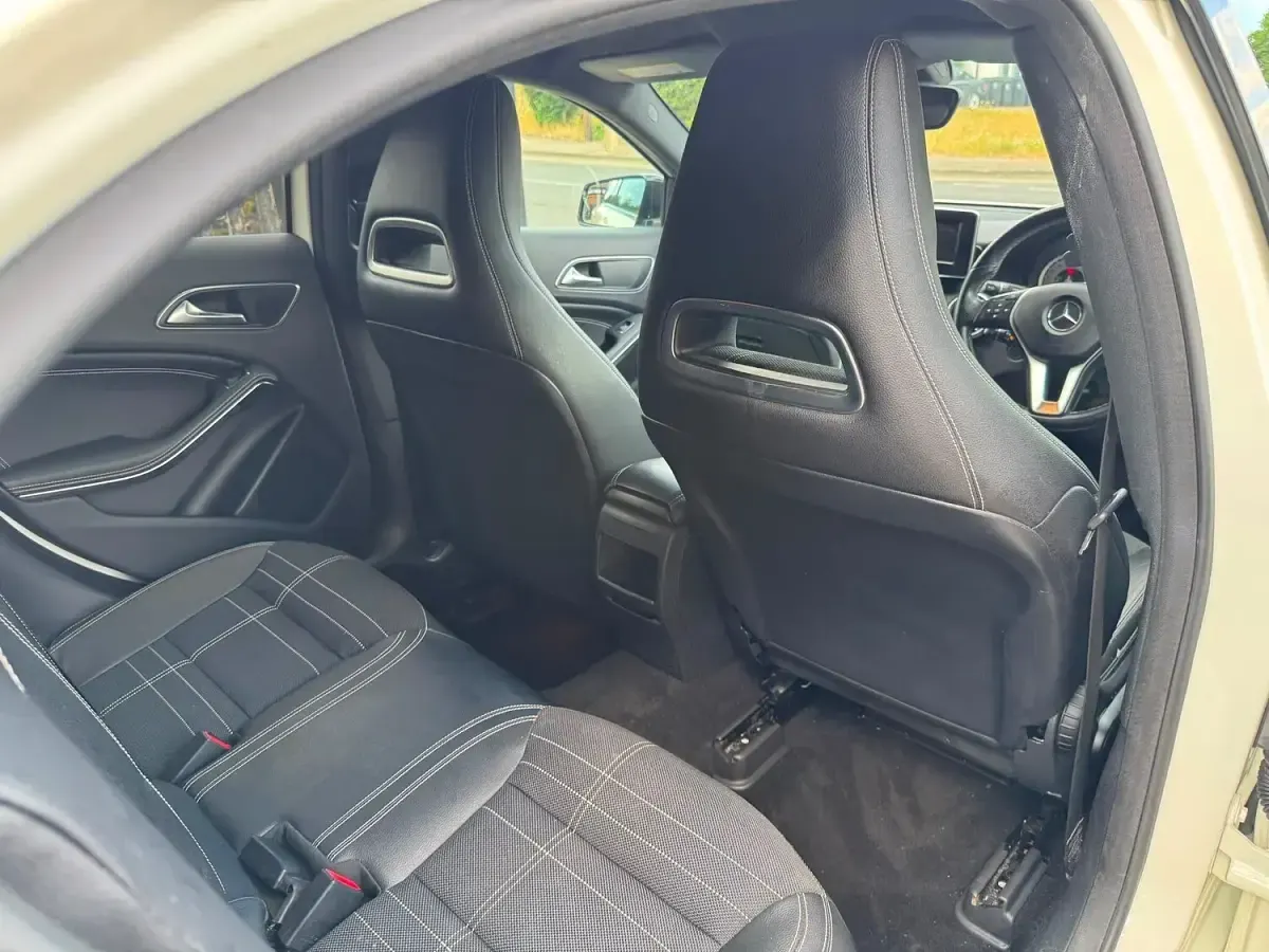Used Mercedes A180 2013 White Hatchback