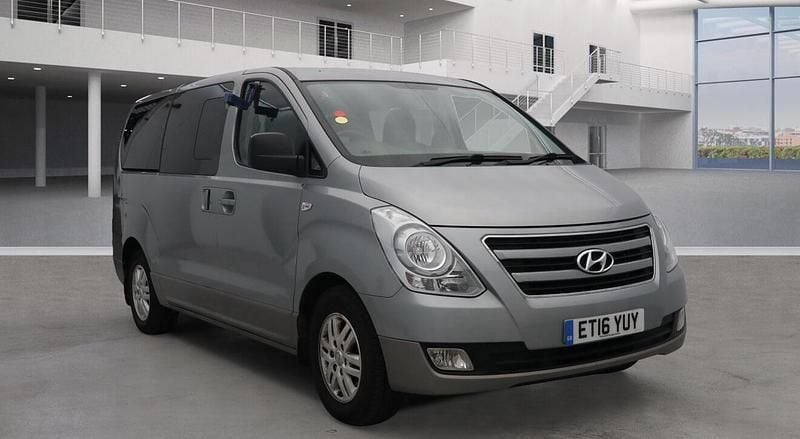 Silver Used 2016 Hyundai I800 SE MPV | £15,250 (Fair price) - Image 1/4