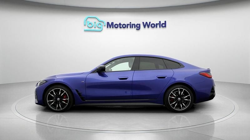 Usado BMW i4 M Sport 400 kW (544 CV) 2022 Azul Berlina