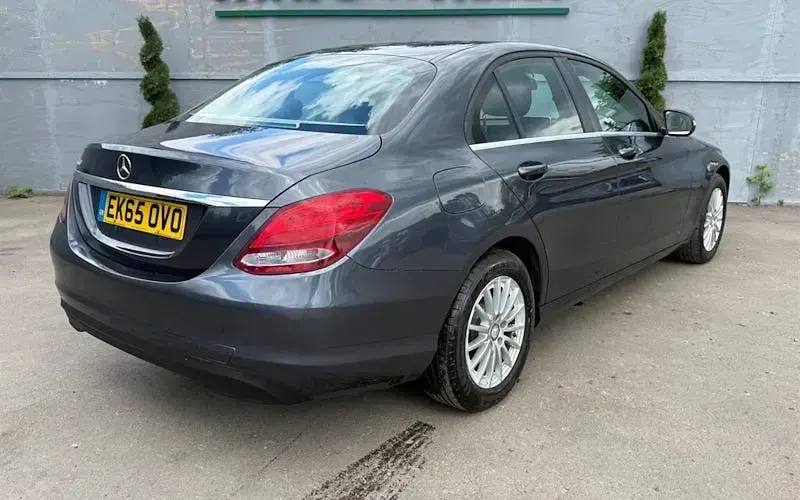 Usado Mercedes C200 SE 136 CV (100 kW) 2015 Berlina
