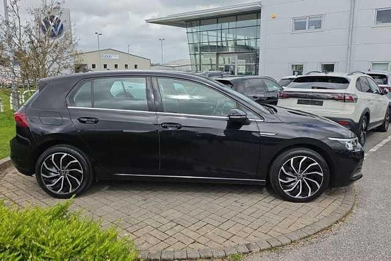 Usado VW Golf VIII 130 HP (95 kW) 2021