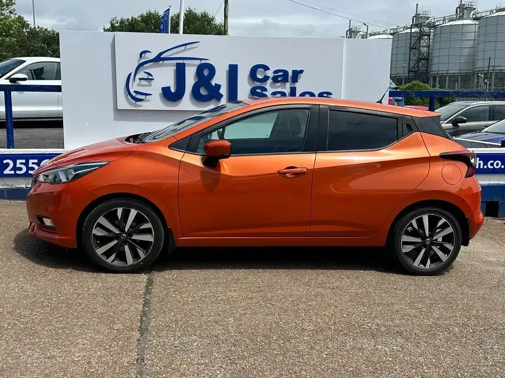 Used Nissan Micra Tekna 90 HP (66 kW) 2017 Orange Hatchback