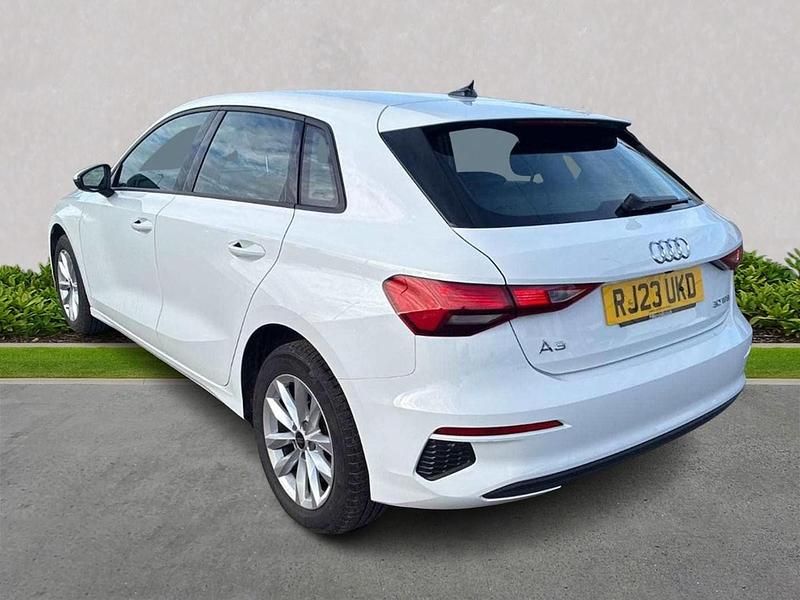 Used Audi A3 Advanced 108 HP (79 kW) 2023 White Sedan