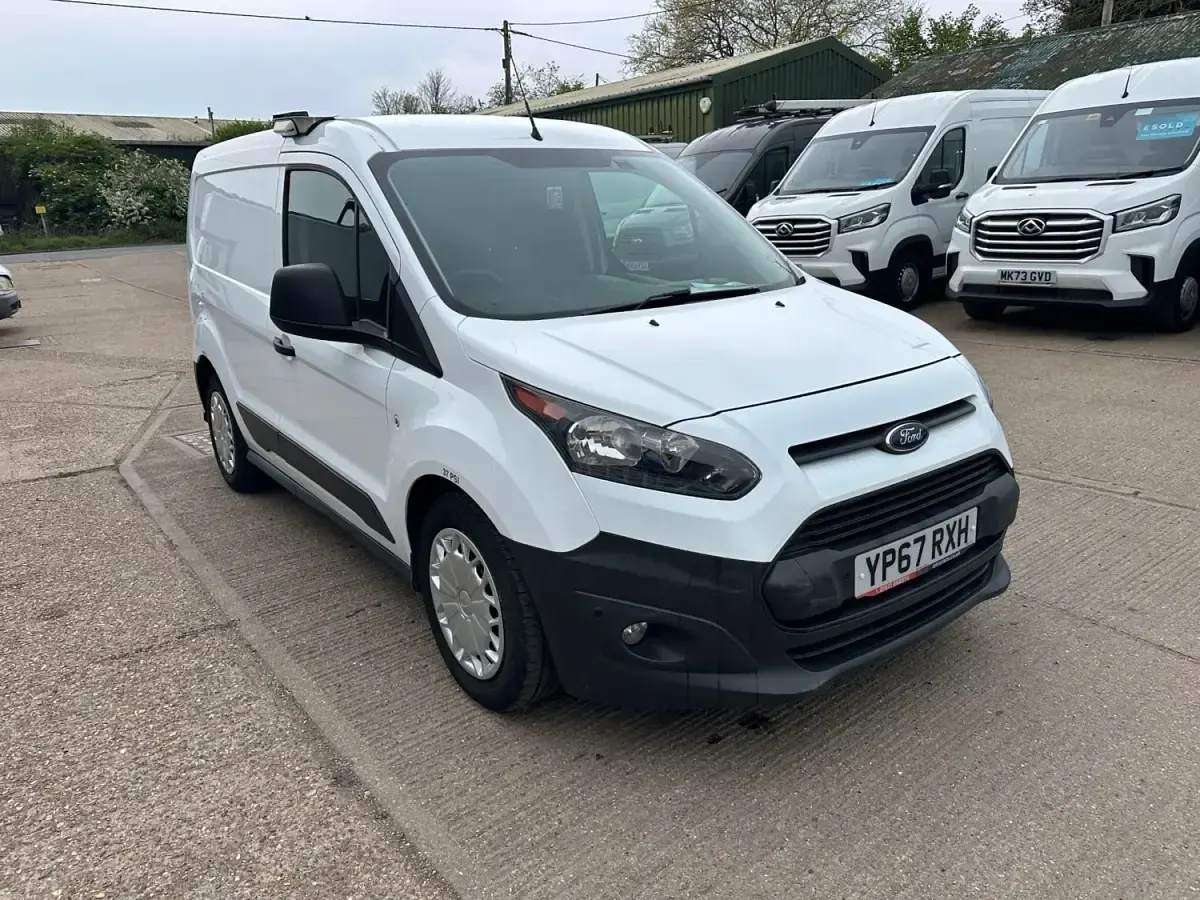Usado Ford Transit Connect 100 HP (73 kW) 2017 Branco Monovolume