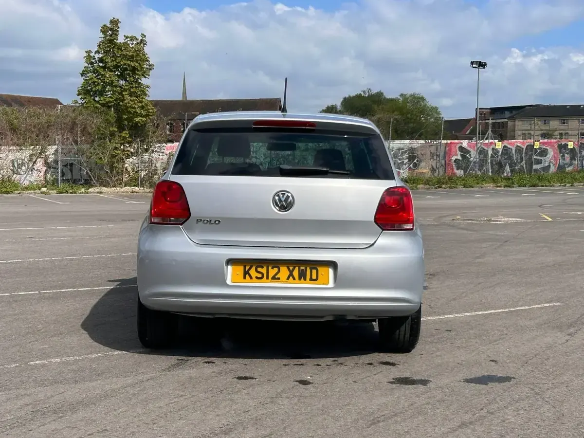 Begagnad VW Polo Match 70 HK (51 kW) 2012 Silver Halvkombi