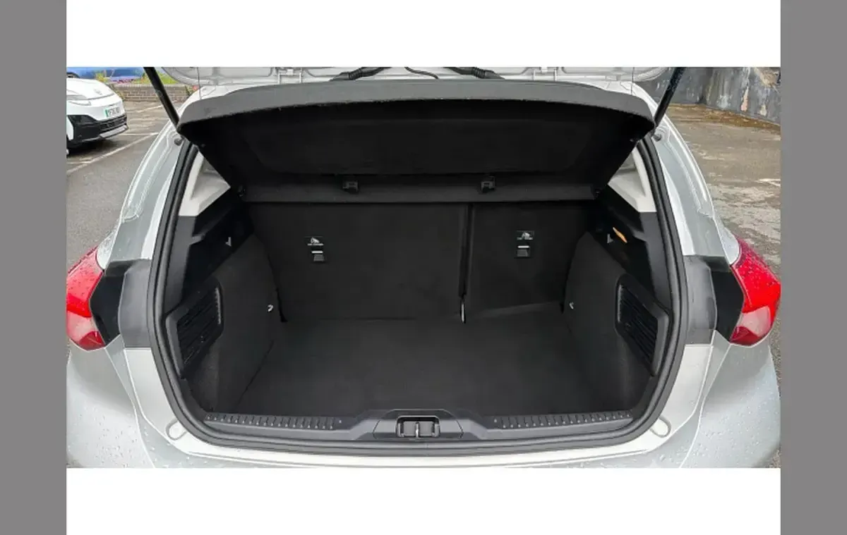 Used Ford Focus Titanium 125 HP (91 kW) 2019 Silver Hatchback
