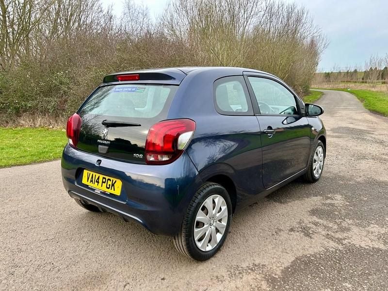 Used Peugeot 108 Active 68 HP (50 kW) 2014 Blue Hatchback