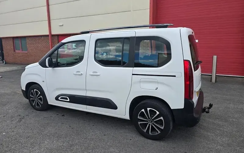 Gebraucht Citroën Berlingo Flair 131 PS (96 kW) 2019 Weiß Van / Kleinbus