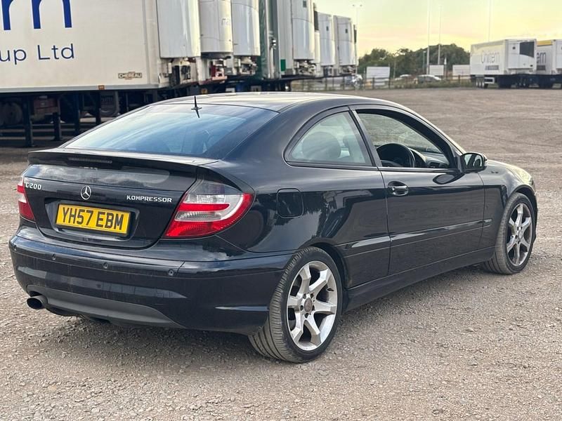 Used Mercedes C200 184 HP (135 kW) 2007 Black Coupe