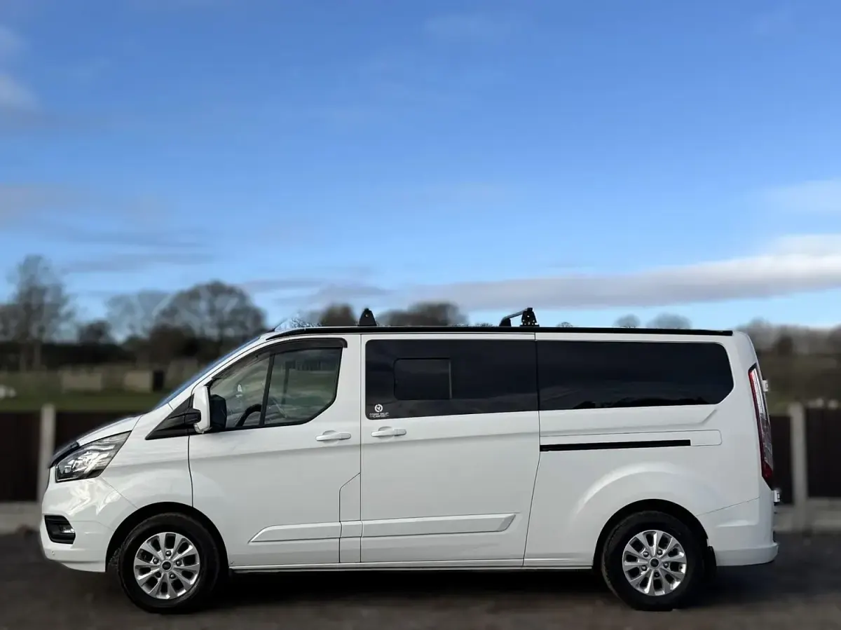 Used Ford Transit Custom Limited 130 HP (95 kW) 2018 White Van